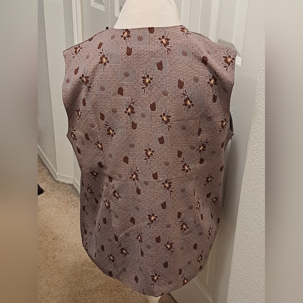 Ofreek Women's Floral Button Down Vest - Picture 3 of 7